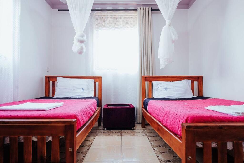 Sakura 2BR1B Kampala Exterior foto