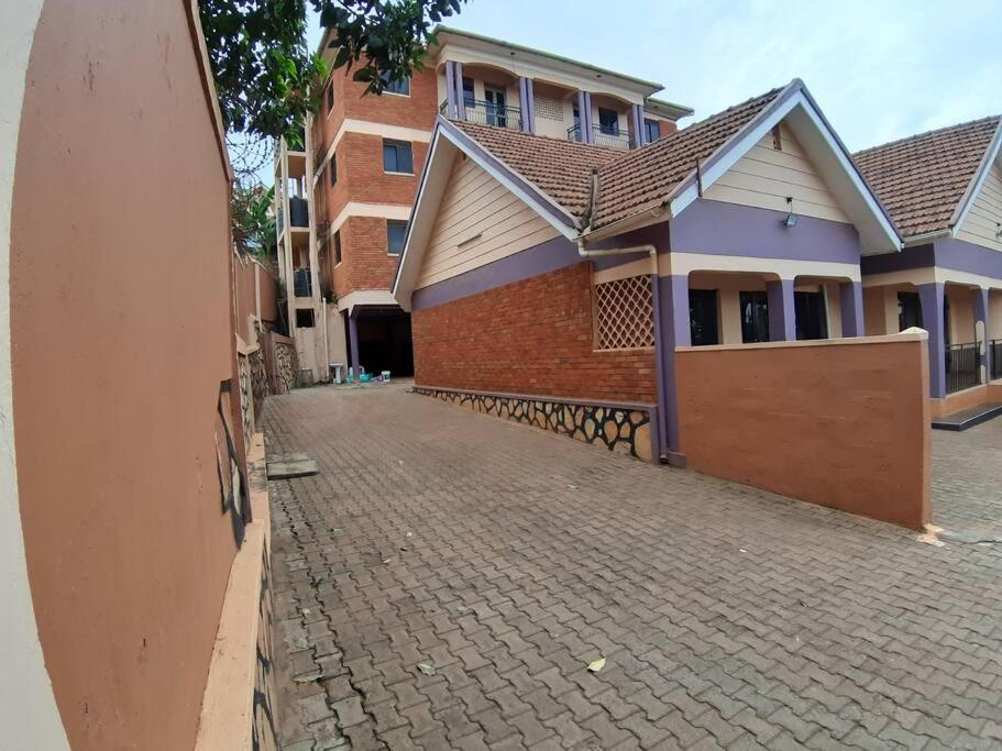 Sakura 2BR1B Kampala Exterior foto